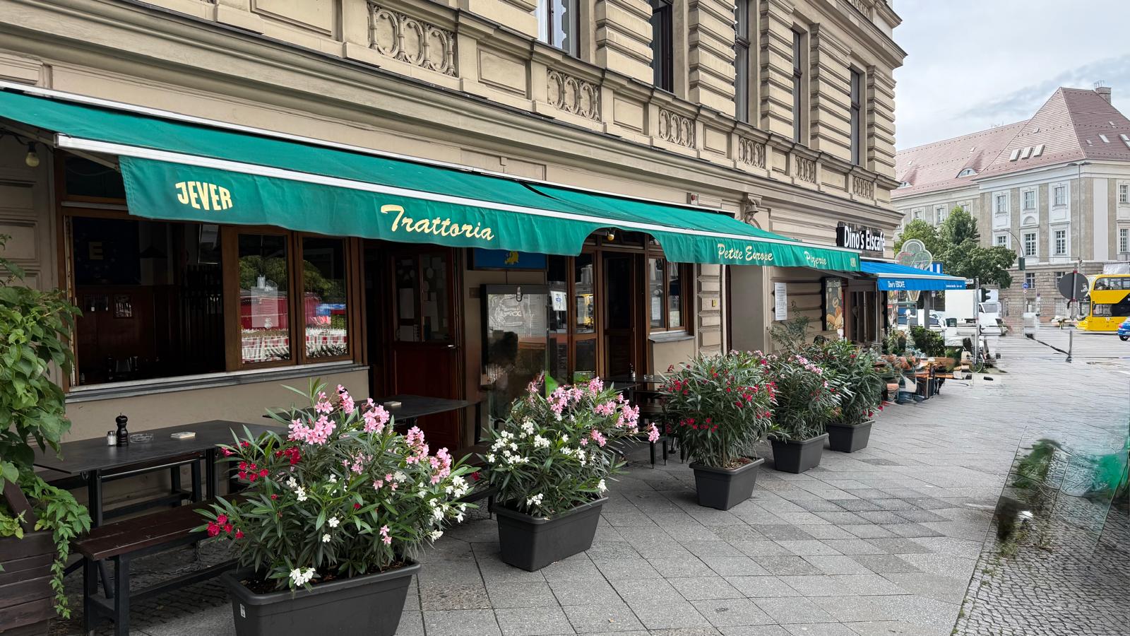 Petite Europe storefront
