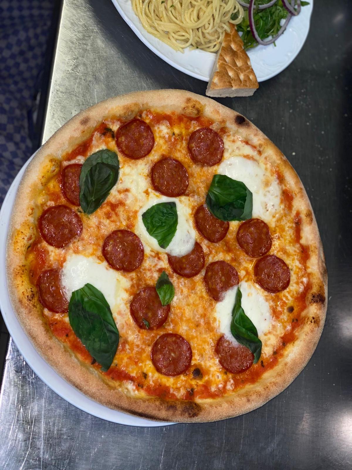 Pizza Salami